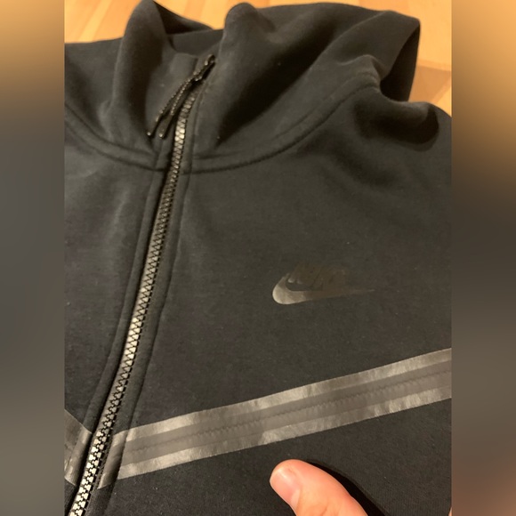 Nike Tech Fleece top all black Size Small - Picture 2 of 4